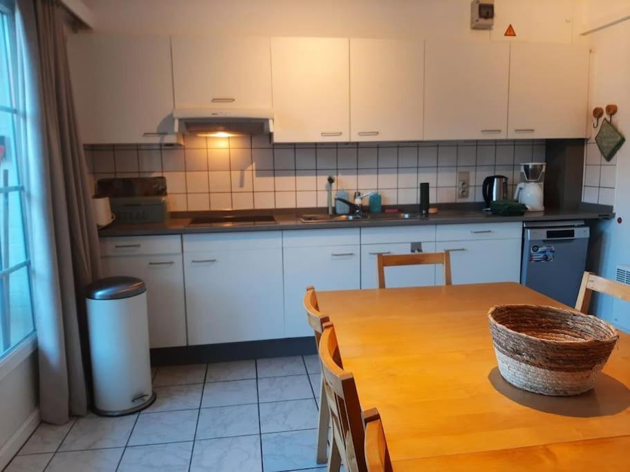Spacieux Duplex Pres De La Mer 4 Chambres 2 Sdb De Haan Esterno foto