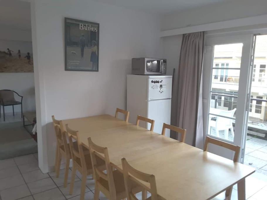 Spacieux Duplex Pres De La Mer 4 Chambres 2 Sdb De Haan Esterno foto